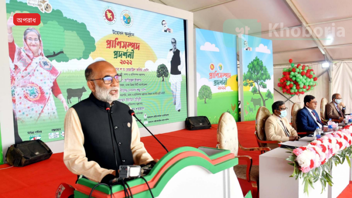 দুবাই থেকে চট্টগ্রাম বিমানবন্দরে চার যাত্রীর ব্যাগে ৩০ লাখ টাকার সিগারেট ও নিষিদ্ধ গৌরী ক্রিম জব্দ